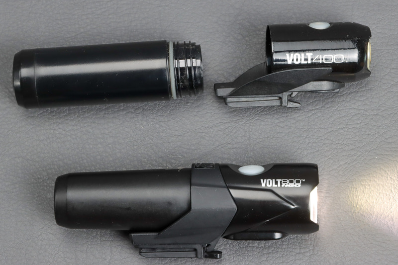 VOLT400のバッテリーを使うこともできる。ただしVOLT800 NEOのバッテリーをVOLT400には使えない