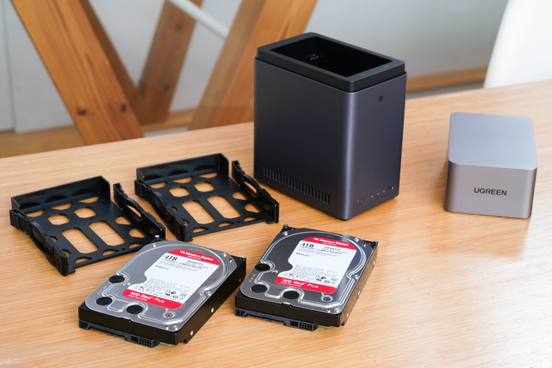 HDD×2は別途用意する必要がある