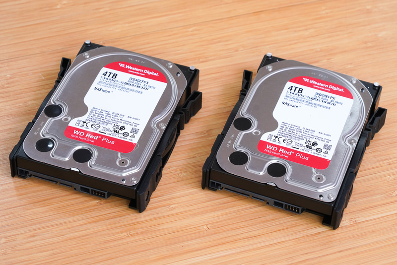 トレイにHDDを取り付けたところ