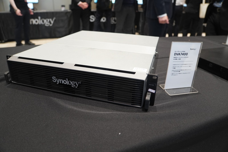 展示会場に置かれたDVA7400