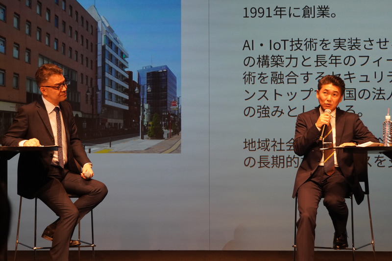 写真右：株式会社ガリレオ 代表取締役社長 佐藤弘和氏