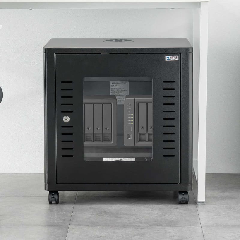 前扉がアクリル窓で中が見える