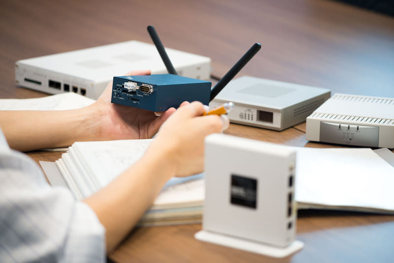 IIJの法人向けルーター「SEIL」（ザイル）シリーズの歴代モデル（写真提供：IIJ）