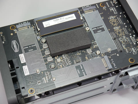 M.2スロット×3に5Gbpsポート×2の個性派NAS登場！ TerraMaster「F2-425