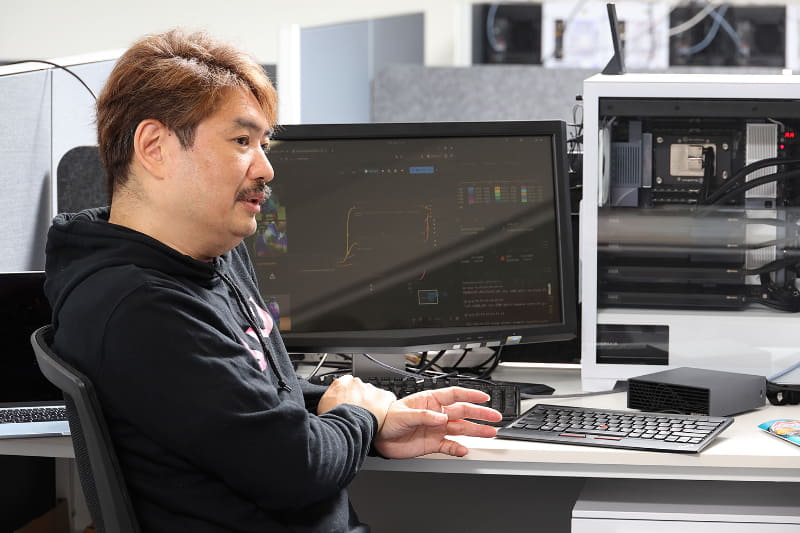 AI研究において排熱と消費電力はシビアな問題。消費電力および発熱が大幅に抑えられ、ファンの駆動音も小さい「AI TOP ATOM」は、それらの点でも魅力的だ