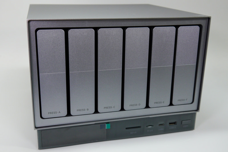 Zettlab AI NAS D6 Ultra。LLMを利用してNAS上のデータを活用できる