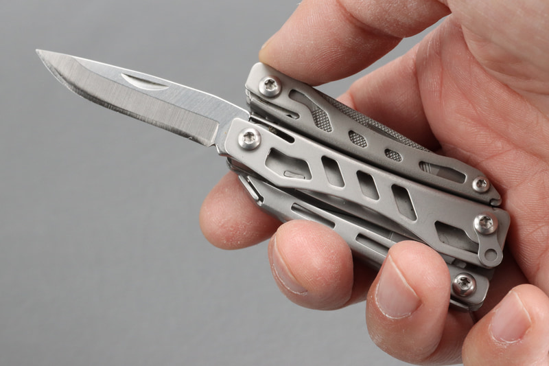 ナイフ、段ボールやビニール袋などもよく切れる