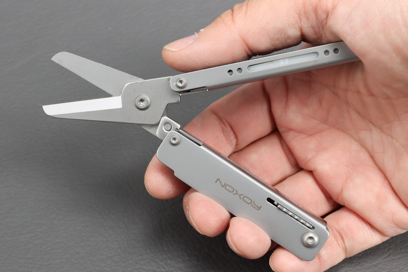 ハサミ。大きさも十分で切れ味もいい