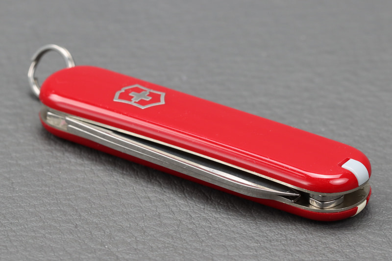 折りたたみ時のサイズは58×18×9mm