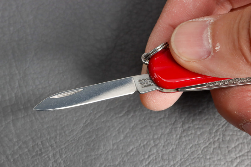 ナイフ。刀身が薄くハードに使うのには向かないが、切れ味は一番よかった