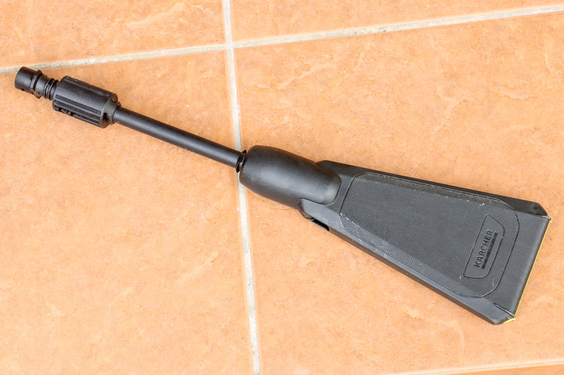 オプションの「eco!Booster 120」。ワイドな噴射で広い範囲を洗浄するのに便利