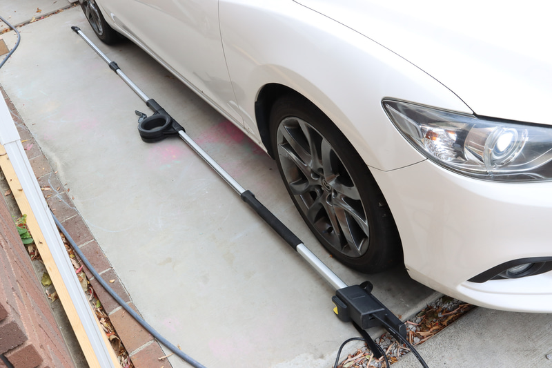 さらにパイプを引き延ばすことで3.7mまで伸びる。クルマの全長ぐらいの長さだ