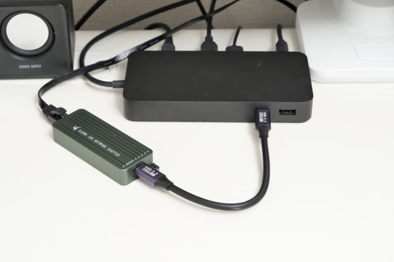 本来は、このようにSurface Thunderbolt 4 ドックに10GbE LANアダプターを接続して利用したかったが……