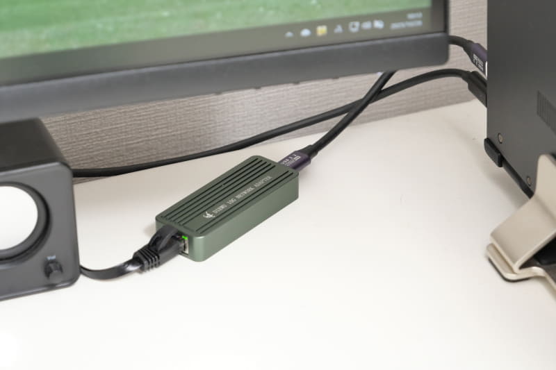 しかたがないので、Surface Thunderbolt 4 ドックとノートPCに10GbE LANアダプター双方を接続して利用している