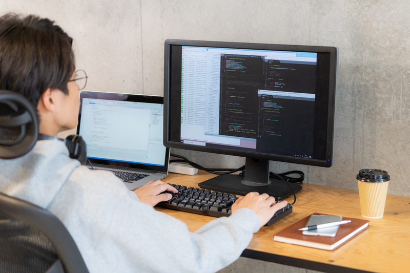 在宅勤務中に、家族がネットワークを使うことによる影響を心配をせずに済む（写真はイメージです）