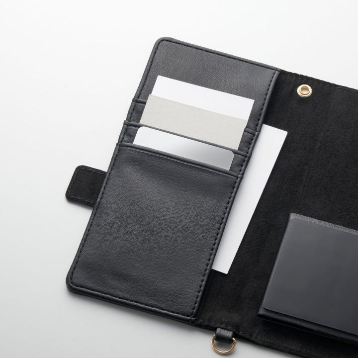 ハンドカードケースとストラップ付きタイプ