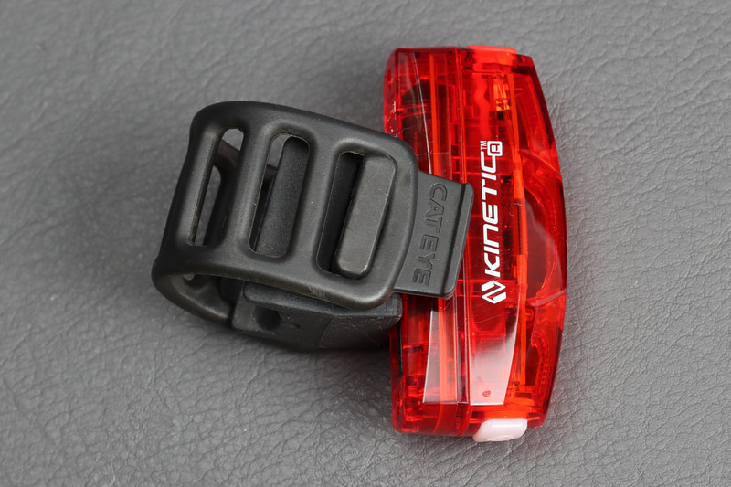 他にもいろいろなアダプターがラインアップしているのも魅力