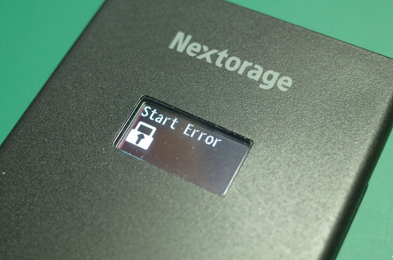 本体の表示窓も鍵つきのまま動かなくなった