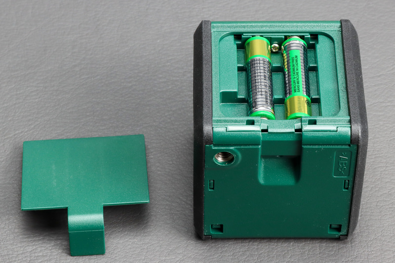 電池は単4アルカリ電池2本