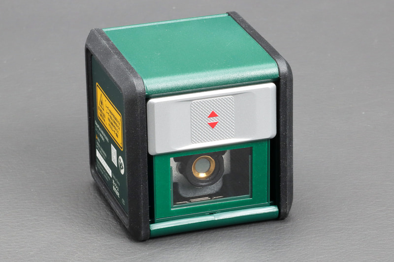 スライドカバー以外にスイッチ類はない