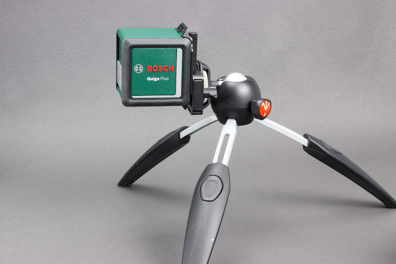 マンフロットのスマホやコンデジ向けのミニ三脚には取り付けられた