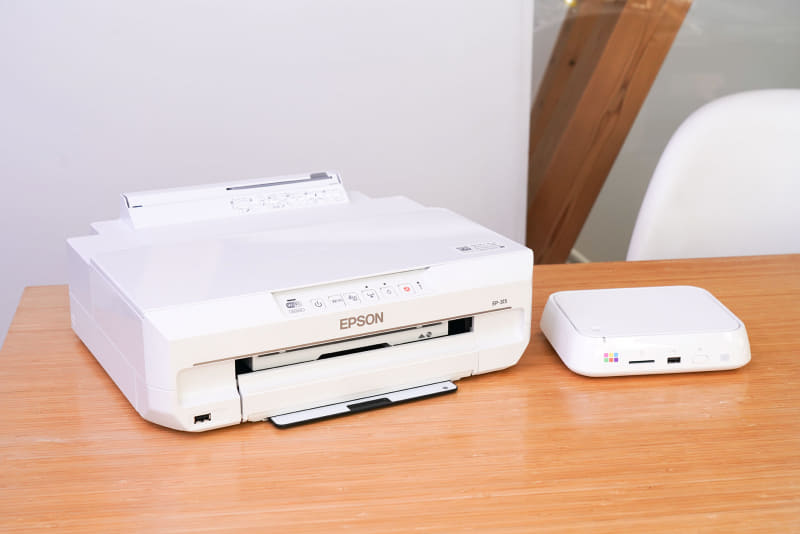 気軽に使えるデジタルフォトアルバム、バッファロー「おもいでばこ」シリーズ「PD-2000」の使い方を実践中。今回はプリンターと繋げてみる