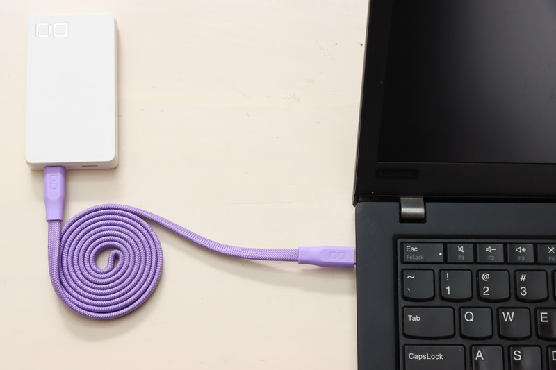 短く使う時にもケーブルがジャマにならないのがいい！