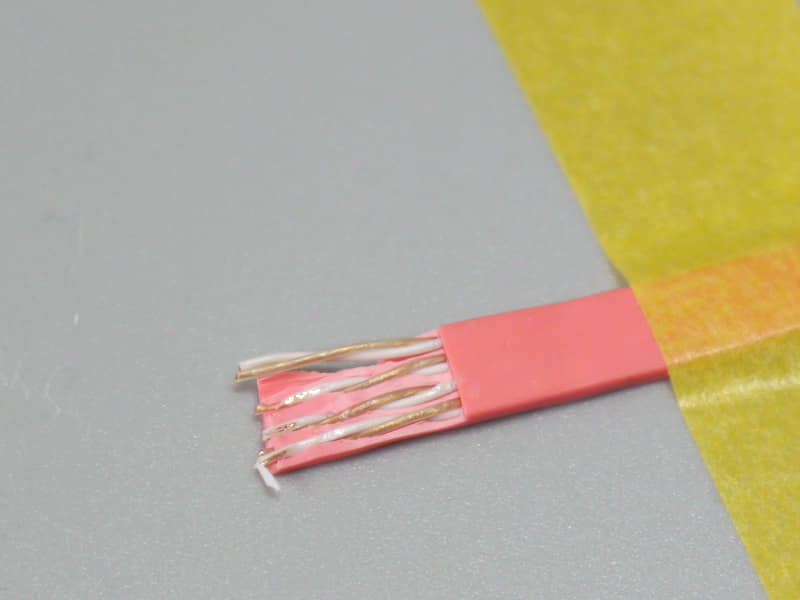 手元にあったカテゴリー6のフラットケーブルの内部