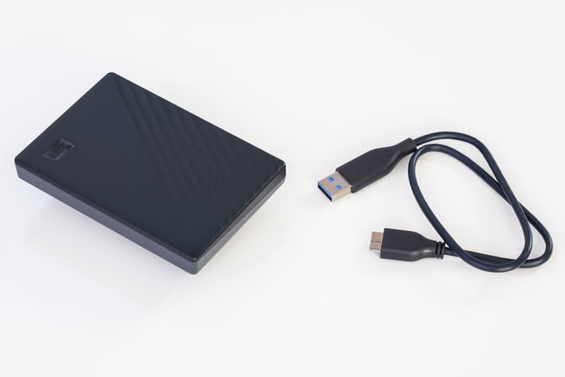 「My Passport」シリーズの内容物。USBケーブルのみ