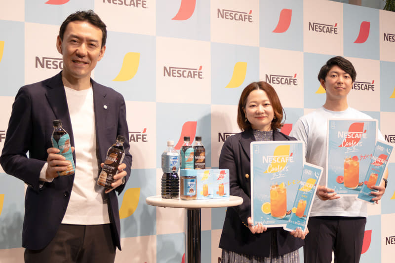 ネスレ日本株式会社 常務執行役員 飲料事業本部長 島川基氏（左）、飲料事業本部 ホワイトカップビジネス部長 都間友紀子氏（中）、飲料事業本部 ホワイトカップビジネス部 益戸洋平氏（右）