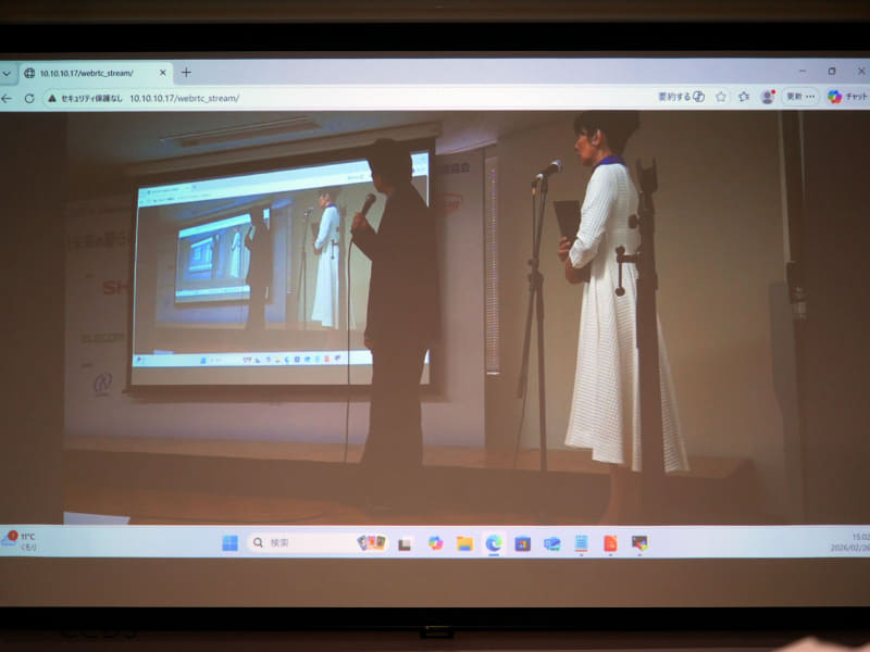 会場内を撮影していたカメラによる動画が停止した