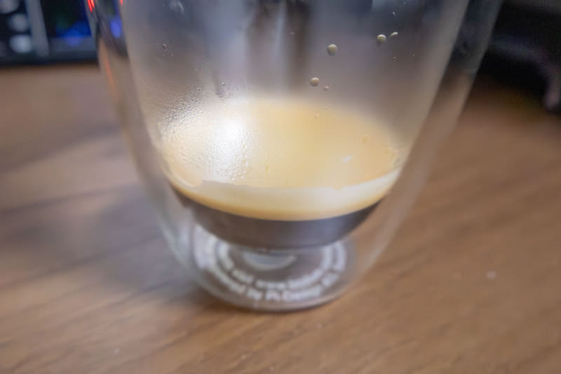 エスプレッソ。表面にはクレマと呼ばれる泡ができている