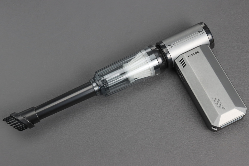 吸気側にダストボックスやノズルを付ければ掃除機として使える