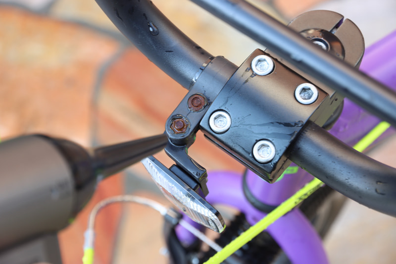 水洗いした自転車の水滴を飛ばすのにも便利だ