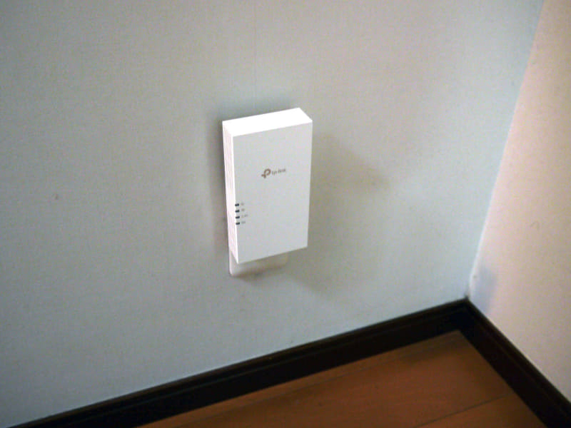 コンセントに直結した様子