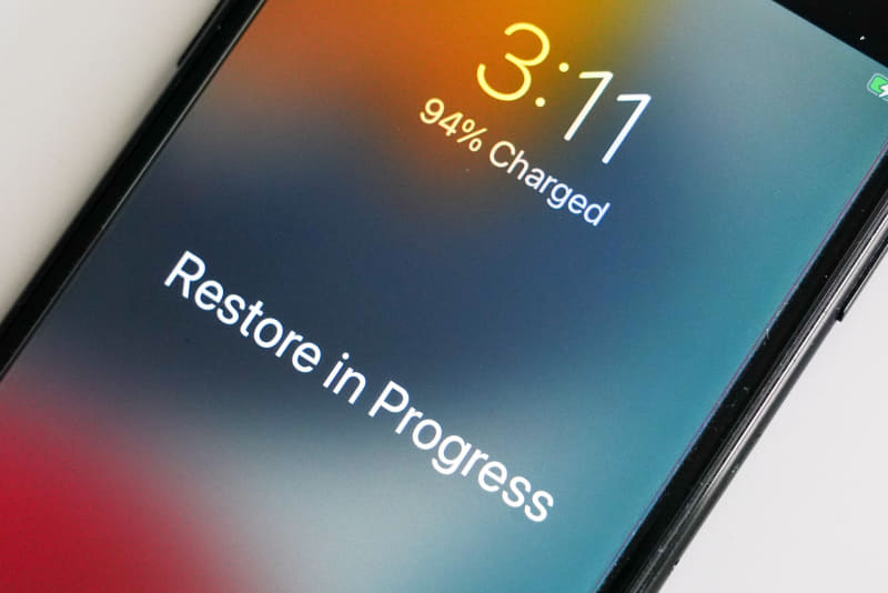 iPhoneには「Restore in Progress（復元中）」の表示