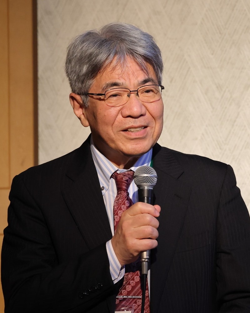 基調講演の司会を務めた間瀬健二氏（名古屋大学 名誉教授／同数理・データ科学人工知能教育研究センター 特任教授)