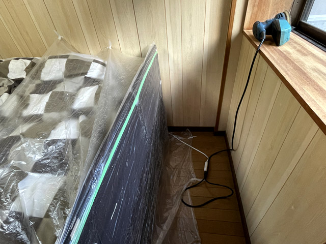 ベッドの粉塵対策。粉が積もる粉塵は防げたが、細かな粉塵は部屋中に広がった