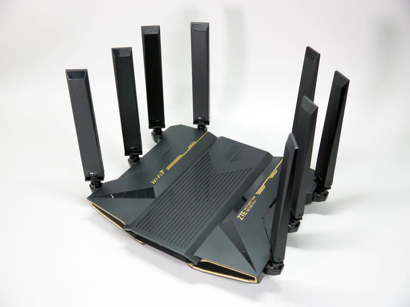 8本の外付けアンテナを搭載