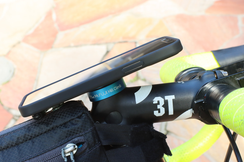 装着状態を横から見たところ