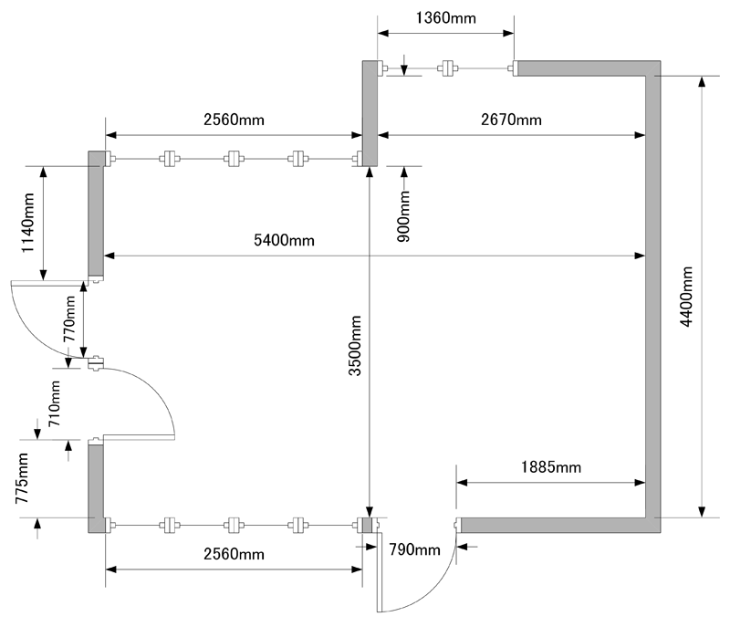 採寸して作図した2階のオーディオ部屋の間取り図。図の上が北側