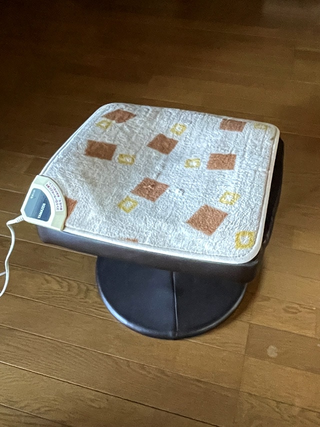 オットマンには電気マット