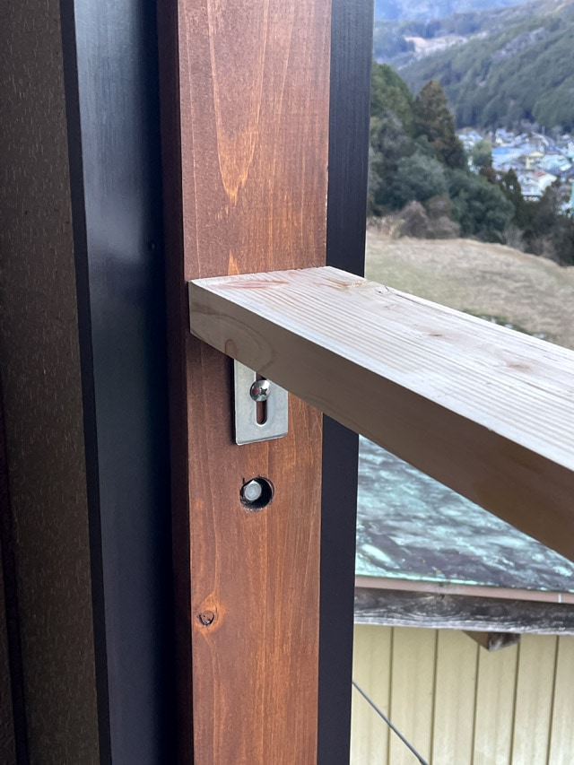 苦戦するも何とか加工が完了、すでに年が明けて元日の夕方だった。次はガレージに戻して塗装