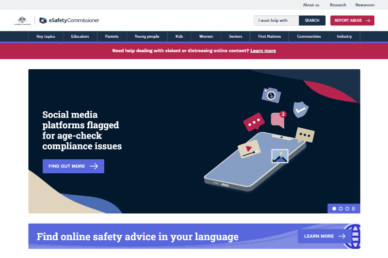 豪州<a href="https://www.esafety.gov.au/" class="strong bn" target="_blank">eSafery Comissioner</a>より。「ソーシャルメディアアカウントを設立するには16歳以上である必要がある」などの説明がされている
