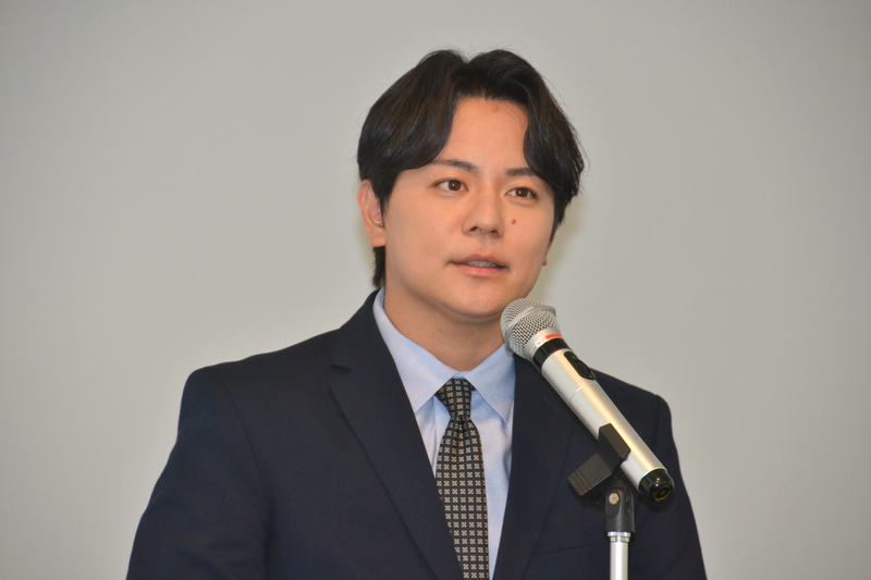 eスポーツキャスターの平岩康佑氏