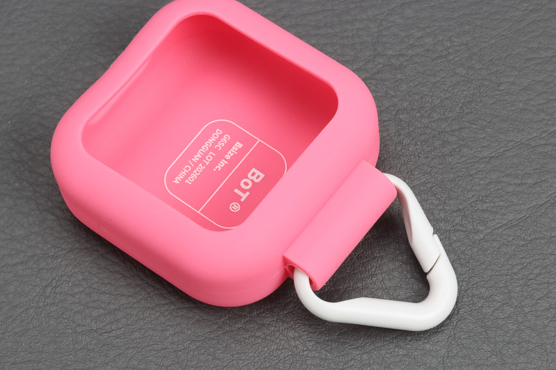 カラビナはプラスチック製