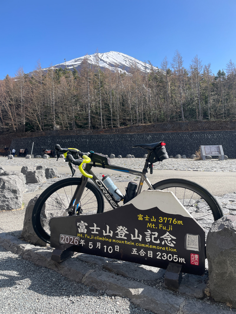 5月10日、タイムは2時間1分03秒。前回より3分42秒短縮するがまだ2時間が切れない