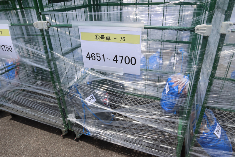 前日に預けることで、当日五合目まで持っていってもらえる