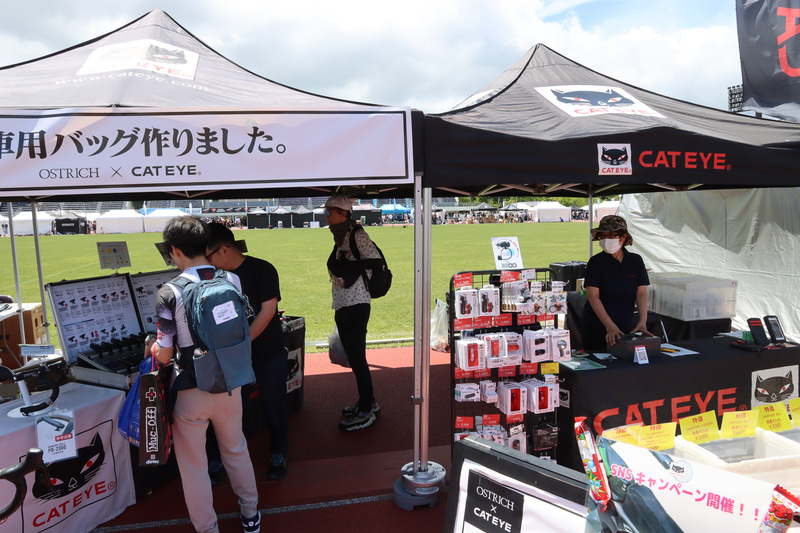 CAT EYEのブース。特価販売に加え、参考出品の新製品なども展示
