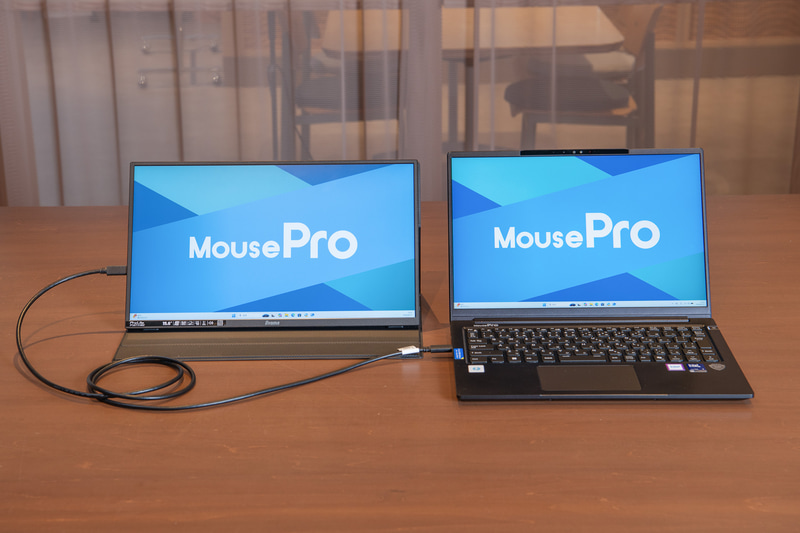 対応するPCであれば、USB Type-Cケーブル1本の接続で映像の伝送も電源供給もできる